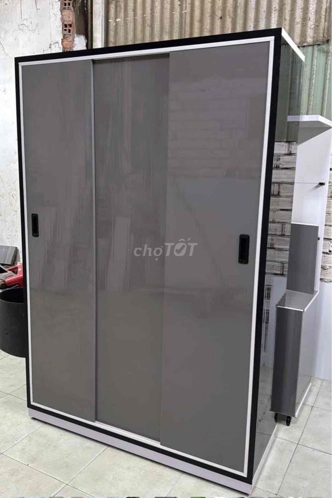 Tủ 3 cánh cửa lùa. Mua bán Tủ, kệ gia đình tại Quận Bình Thạnh Tp Hồ Chí Minh được đăng bởi Hong Le hình 1
