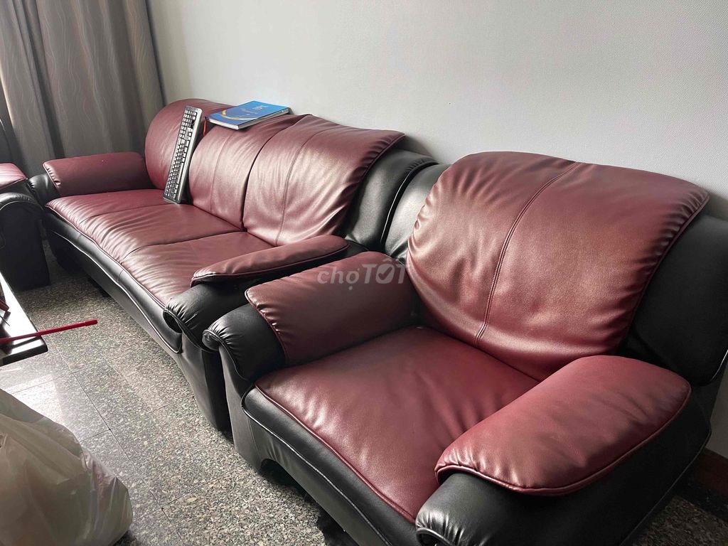 thanh lý gấp bộ sofa đang dùng bình thường