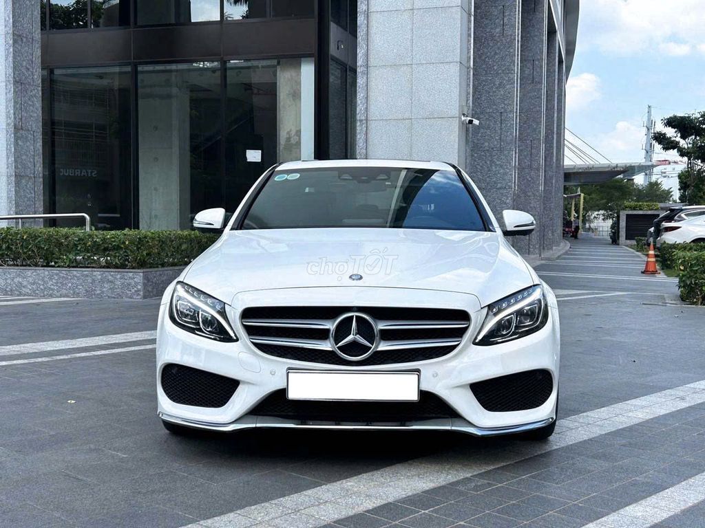 Mercedes Benz C300 AMG 2018 - 38000 km - Trắng