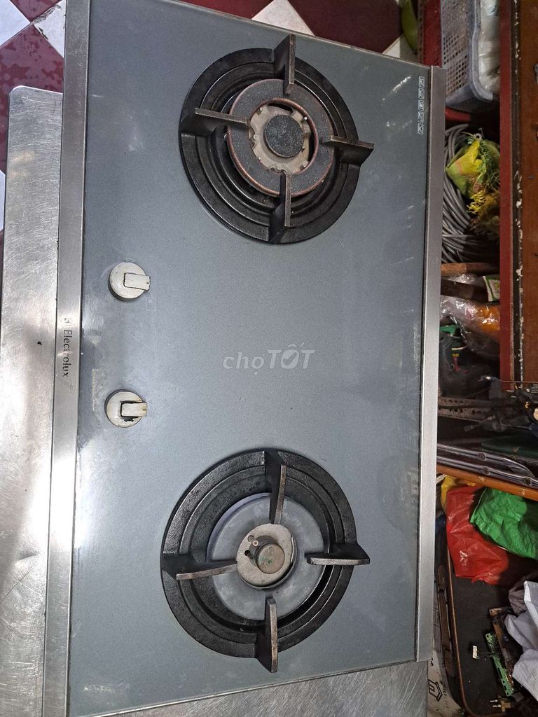 Bếp ga Electrolux Xám 2 bếp nấu. Mua bán Bếp, lò, đồ điện nhà bếp tại Quận Tân Phú Tp Hồ Chí Minh được đăng bởi Đình Thạnh hình 1