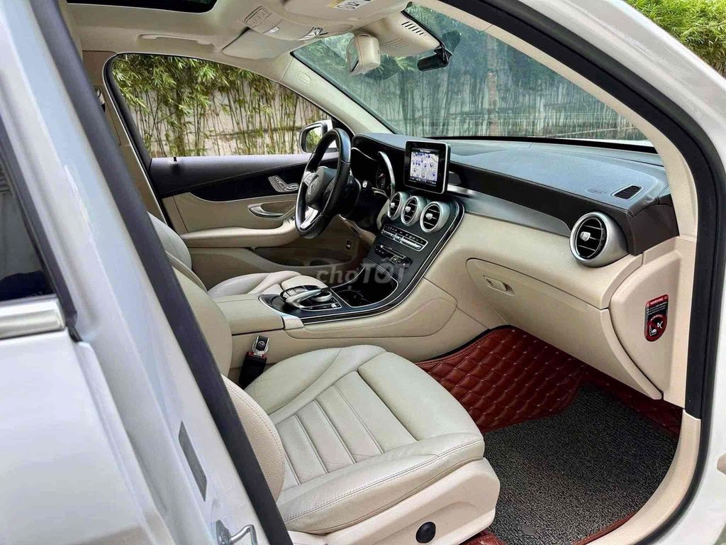 Mercedes Benz GLC Class 2017 300 - 99999 km. Mua bán Ô tô tại Thành phố Thủ Đức Tp Hồ Chí Minh được đăng bởi Rinz hình 4