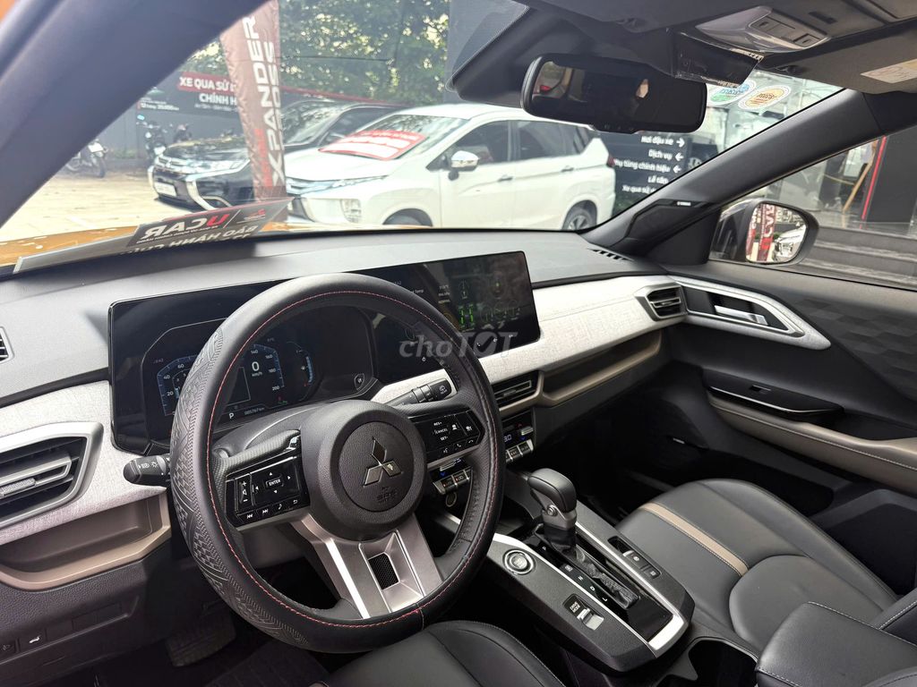 Mitsubishi Xforce Ultimate 2024 Vàng - Odo 5700km. Mua bán Ô tô tại Thành phố Thủ Đức Tp Hồ Chí Minh được đăng bởi Mitsubishi Chính Hãng hình 9