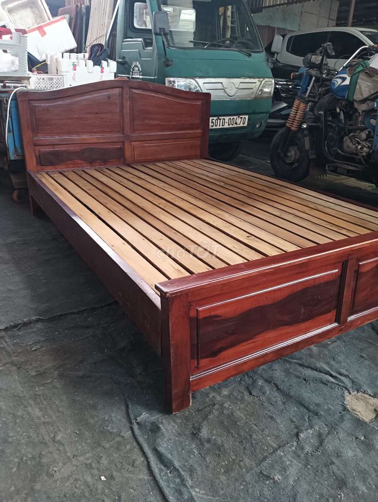 Giường ngủ Gỗ dổi Nâu 1m40x2m. Mua bán Giường, chăn ga gối nệm tại Quận Tân Phú Tp Hồ Chí Minh được đăng bởi tùng hình 1