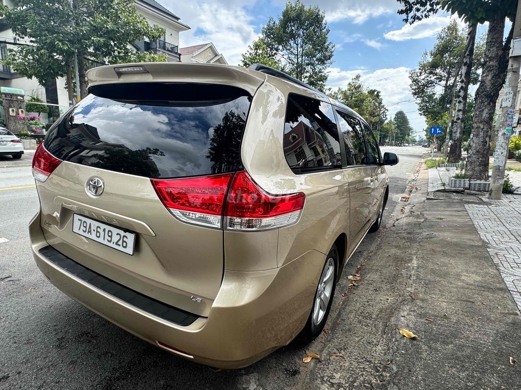 Toyota Sienna 2010 bản LE 2 cửa điện - 80000 km. Mua bán Ô tô tại Quận Bình Tân Tp Hồ Chí Minh được đăng bởi tài hình 7