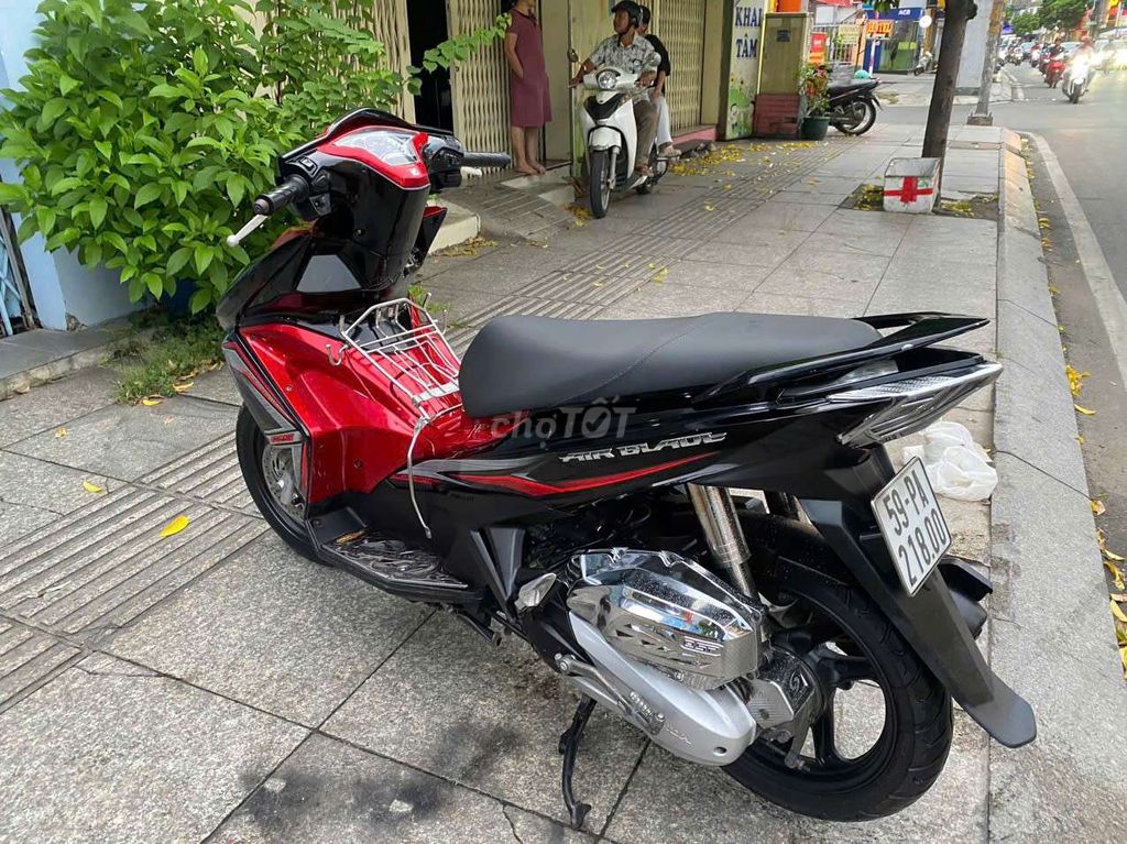 Honda Air Blade FI 2014 Красно-черный б/у