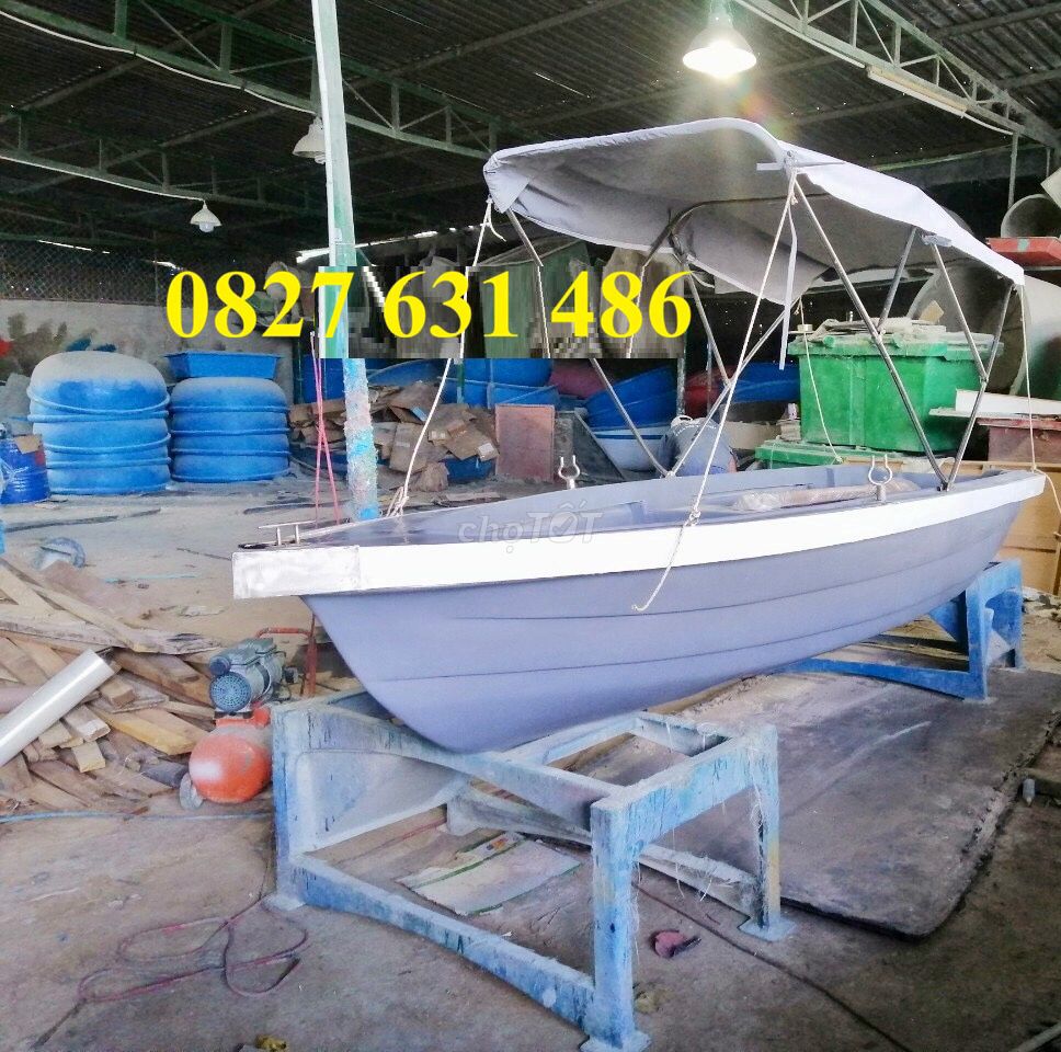 Cano gắn động cơ 3 người, Thuyền cano, Thuyền chèo. Mua bán Đồ thể thao, Dã ngoại tại Thành phố Nha Trang Khánh Hòa được đăng bởi Khánh Chi Trần hình 1