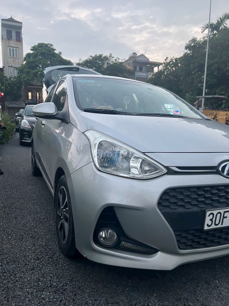 Hyundai i10 2018 Hatback Bạc 95000 km. Mua bán Ô tô tại Huyện Chương Mỹ Hà Nội được đăng bởi NHÂN HOÀ  hình 4