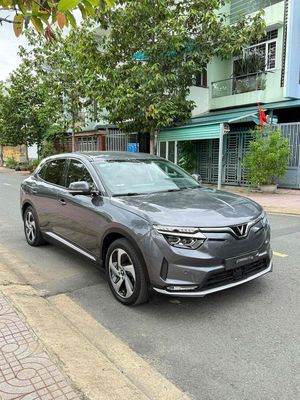 VinFast VF8 ECO/SDI 2023 Xám
