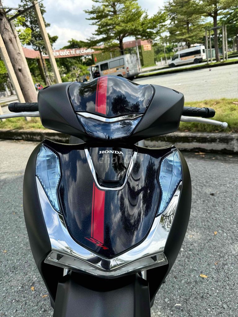 Cần bán Sh 150 abs 2020 – Biển 61 chính chủ ký. Mua bán Xe máy tại Thành phố Dĩ An Bình Dương được đăng bởi Lê Luân Shop hình 4