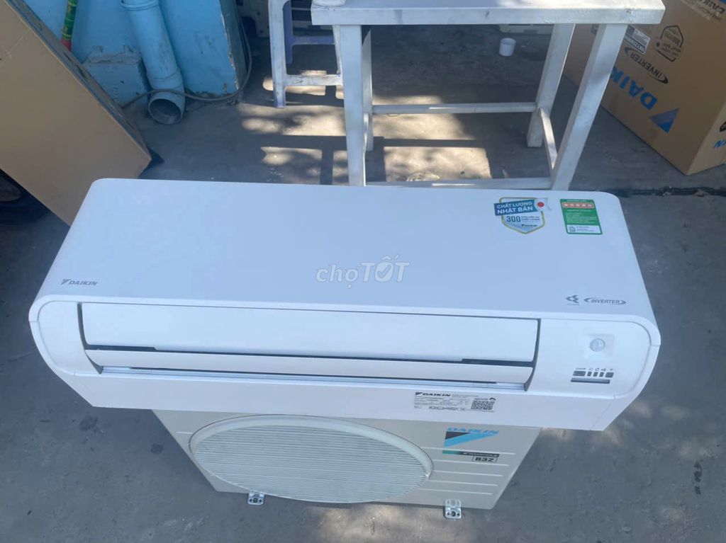 Máy lạnh Daikin 1.0HP Inverter FTKY25 99%