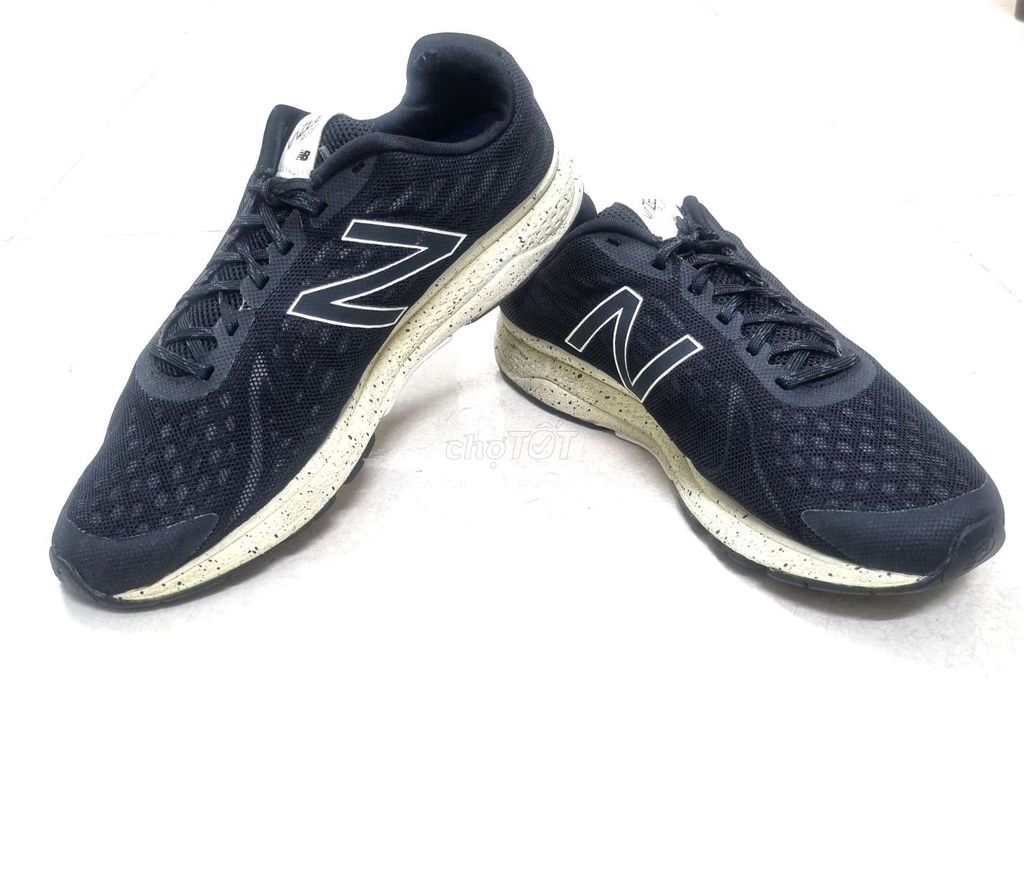 Giày si chuẩn hiệu NB ,sz 42,5 chân 27cm