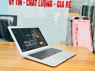 Apple MacBook Air 2017 i5 13.3 inch 8GB/128GB 99%