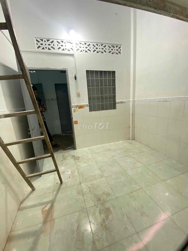 Комната с антресолью в Тхы Дык