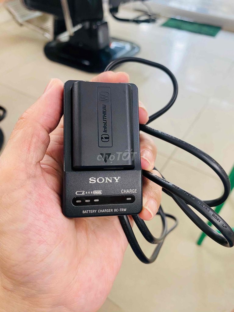 Bộ pin sạc rời chính hãng Sony cho máy ảnh Microle