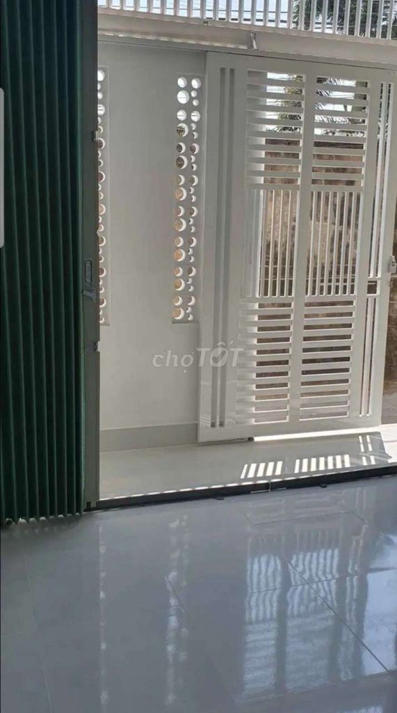 Nhà trệt lầu 2wc Hẻm CMT8