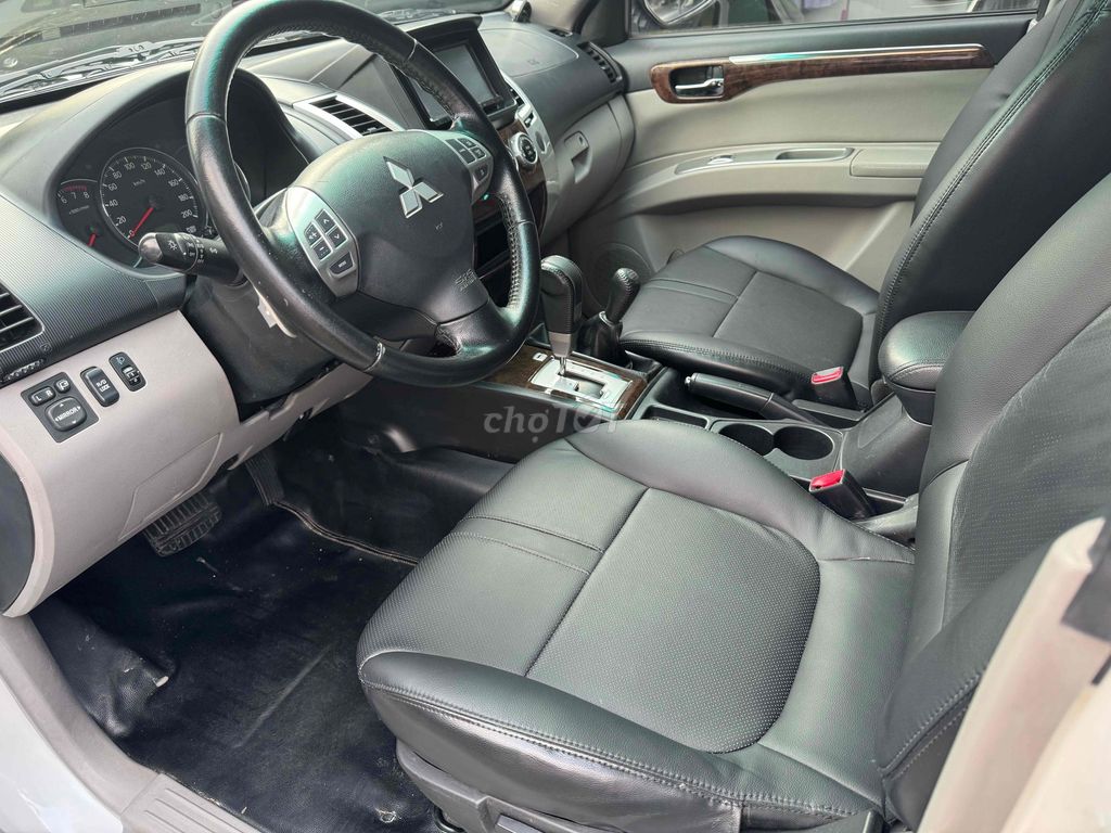 Pajero Sport sản xuất 2014 máy xăng 2 cầu. Mua bán Ô tô tại Quận Tân Bình Tp Hồ Chí Minh được đăng bởi Cương hình 4