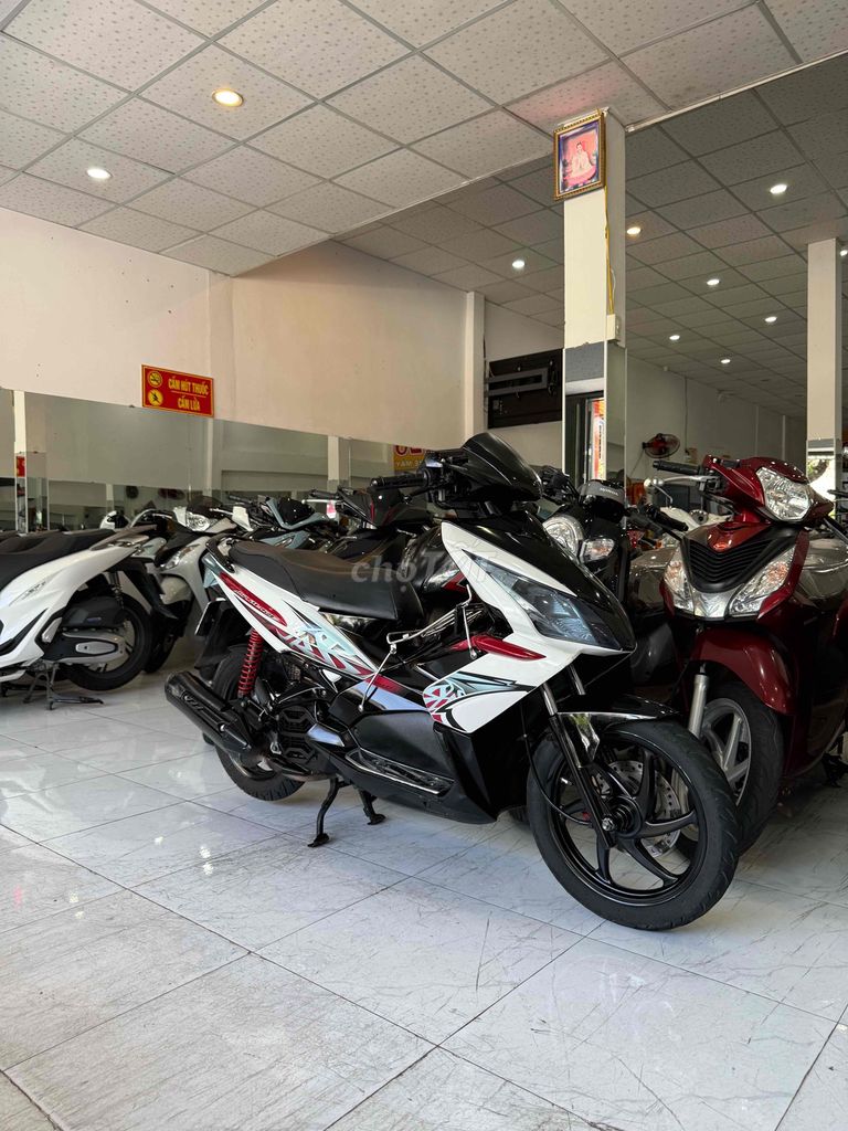 AIR BLADE FI 2011 - Up Thái - Khoá Smakey. BS 68. Mua bán Xe máy tại Thành phố Rạch Giá Kiên Giang được đăng bởi XE MÁY CŨ TÂN 128 hình 8