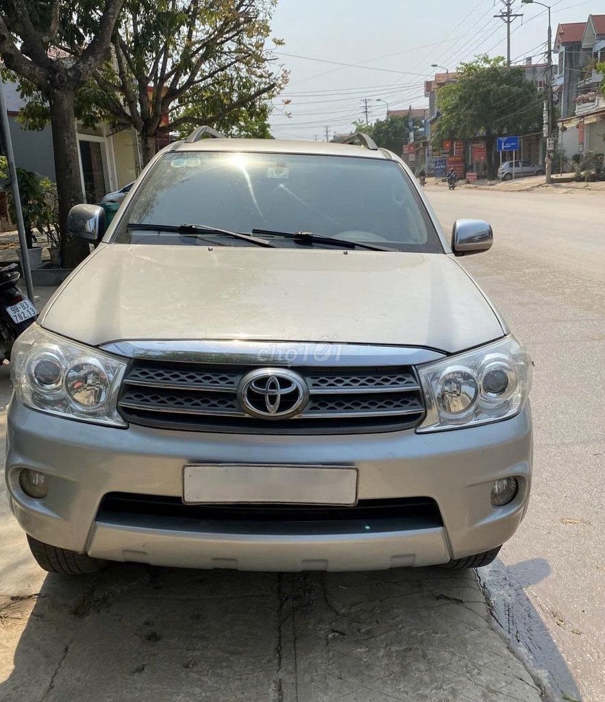 Fortuner 2.5 G sản xuất 2009 đăng ký 2010.. Mua bán Ô tô tại Huyện Bàu Bàng Bình Dương được đăng bởi Hoàng Văn phuc hình 2