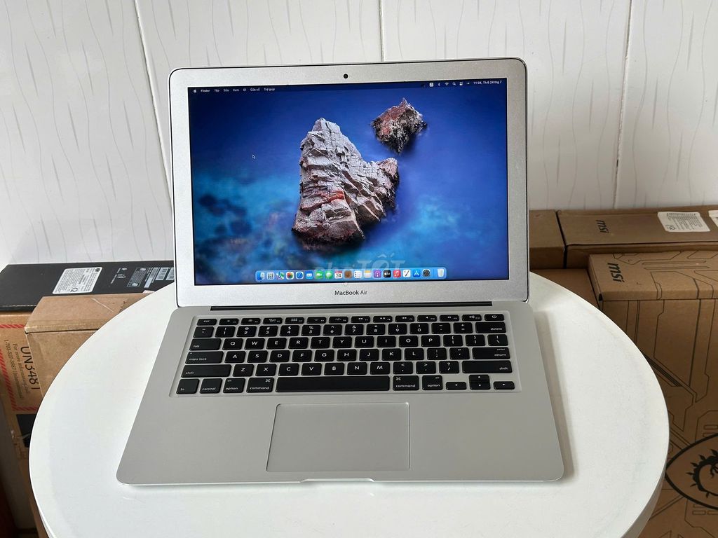 Apple MacBook Air 2017 i5 13.3 inch 8GB/128GB Bạc. Mua bán Laptop tại Quận Tân Bình Tp Hồ Chí Minh được đăng bởi Nguyễn Văn Nghĩa hình 1