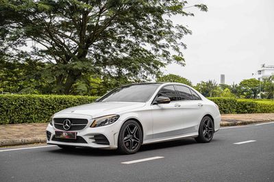 C300_AMG Sx 2021 màu trắng cá nhân 1 chủ siêu lướt. Mua bán Ô tô tại Quận 7 Tp Hồ Chí Minh được đăng bởi Dương Phương hình 1