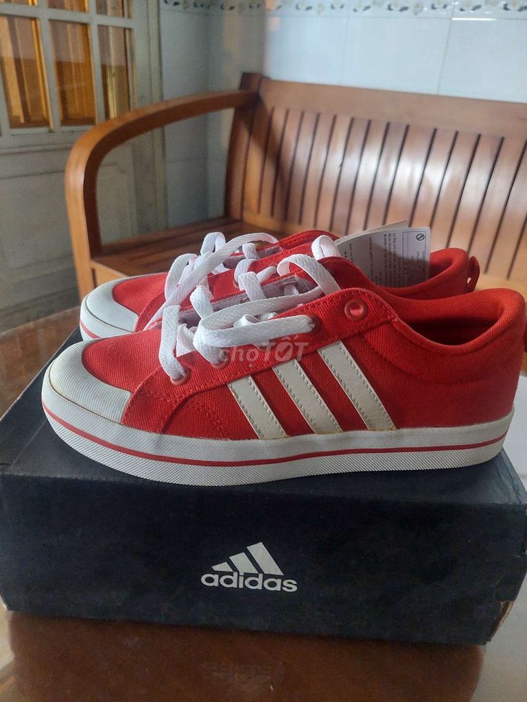 Giày thể thao Adidas Vải thoáng khí Đỏ Mới 99%. Mua bán Giày dép tại Quận Thốt Nốt Cần Thơ được đăng bởi Lá trà  hình 1