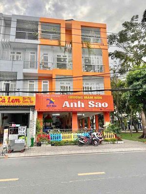 Townhouse 160 m² · 8 bed · Đường số 29