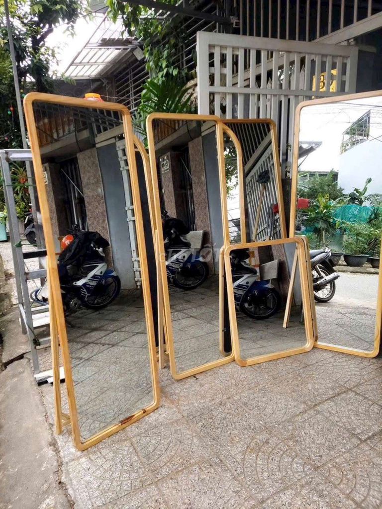 Gương soi toàn thân Gỗ thông, kính Vàng gỗ 50x1m6. Mua bán Nội thất, đồ gia dụng khác tại Quận Cẩm Lệ Đà Nẵng được đăng bởi Ngọcn shop hình 1