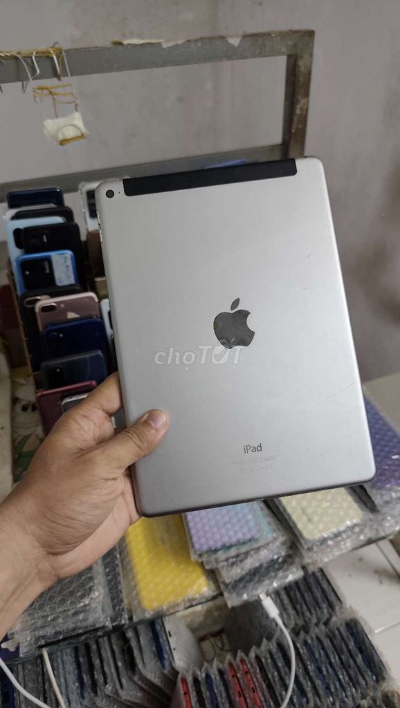Apple iPad Air 2, 16gb, vân tay, YouTube. Mua bán Máy tính bảng tại Quận Gò Vấp Tp Hồ Chí Minh được đăng bởi A LONG   nhận thanh toán THẺ TÍN DỤNG hình 1
