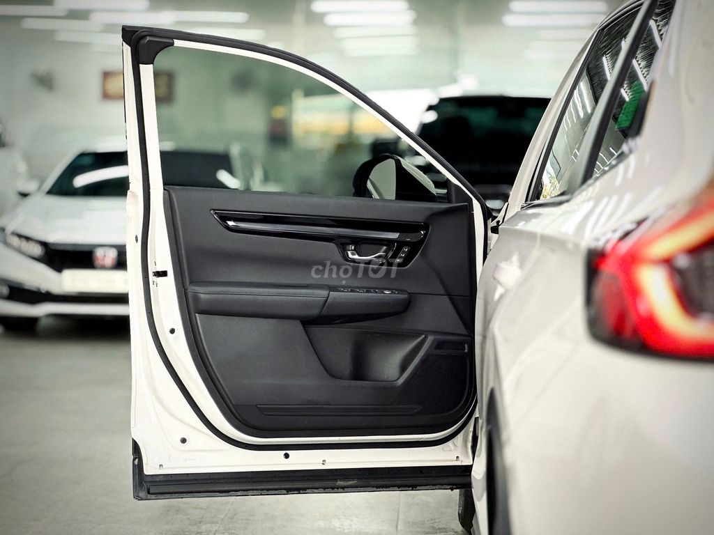 Honda CR V 2024 G - 40000 km. Mua bán Ô tô tại Quận Phú Nhuận Tp Hồ Chí Minh được đăng bởi Kim Ngân Xe Lướt hình 11