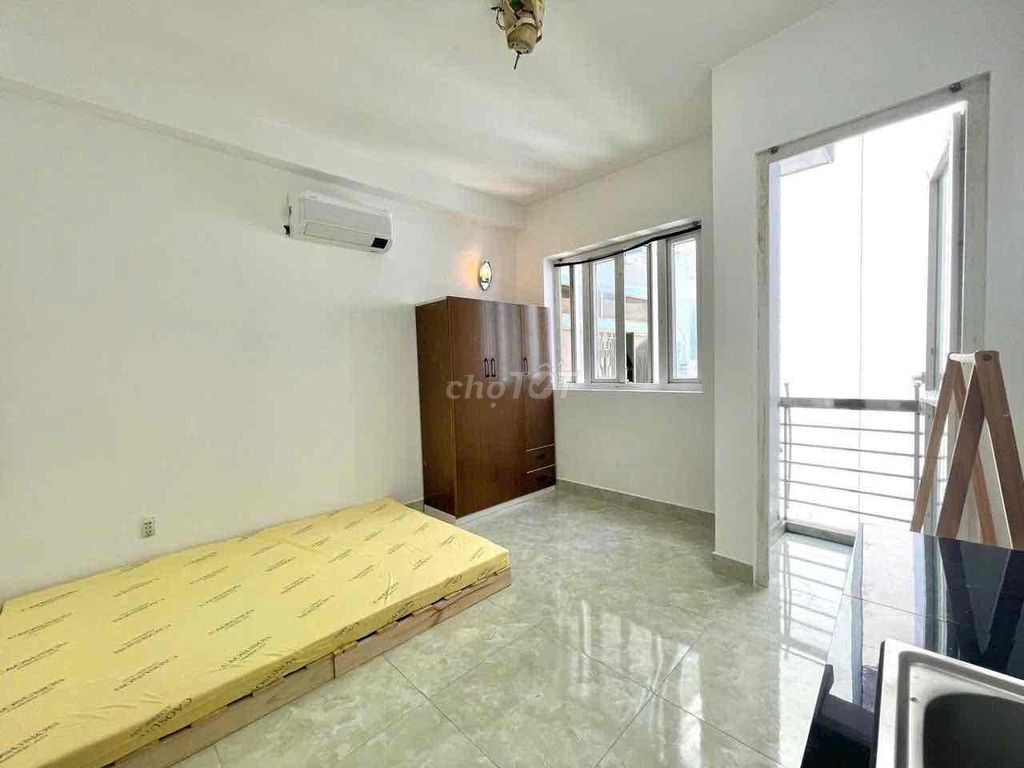 CHO THUÊ STUDIO BAN CÔNG GIÁP Q1-Q5-Q10-KHU BỜ KÈ-LÊ VĂN SỸ TRUNG TÂM