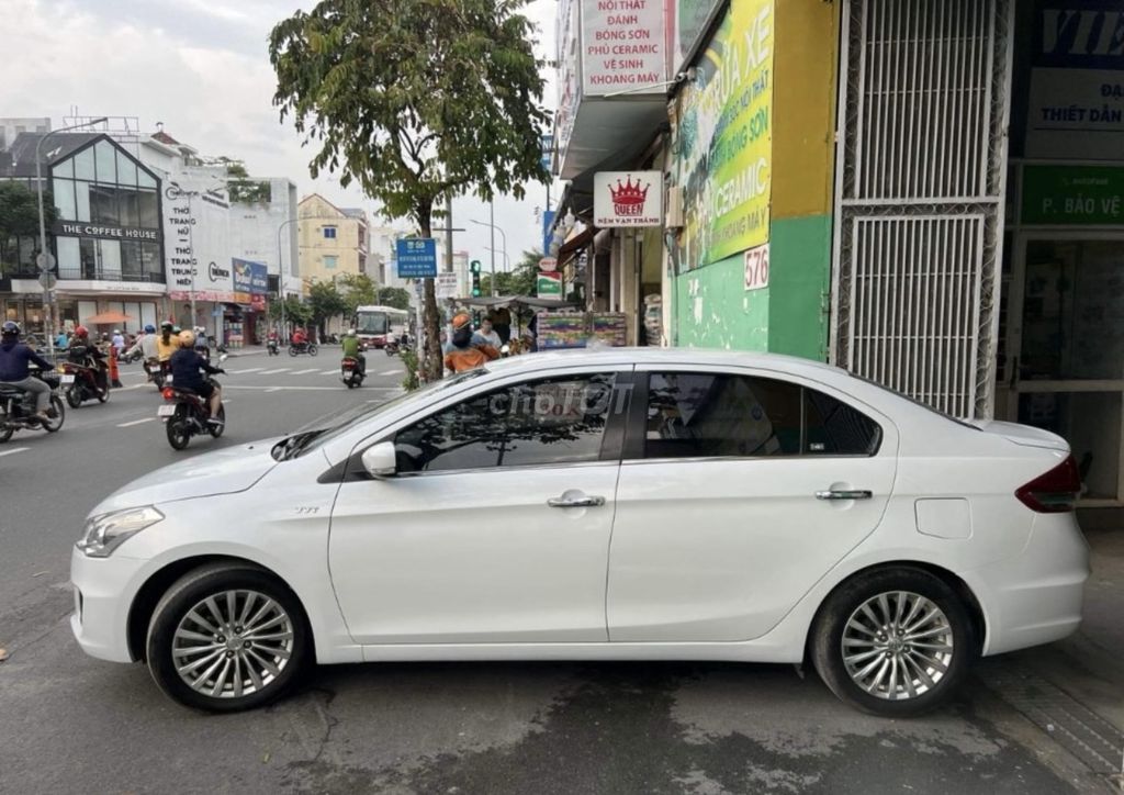 Suzuki Ciaz 2017 1.4 AT - 100000 km