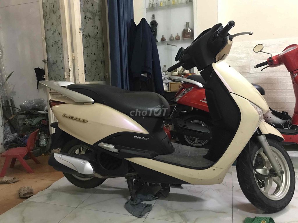 Honda Lead 2012 màu Kem. Mua bán Xe máy tại Quận Thanh Khê Đà Nẵng được đăng bởi thang hình 3