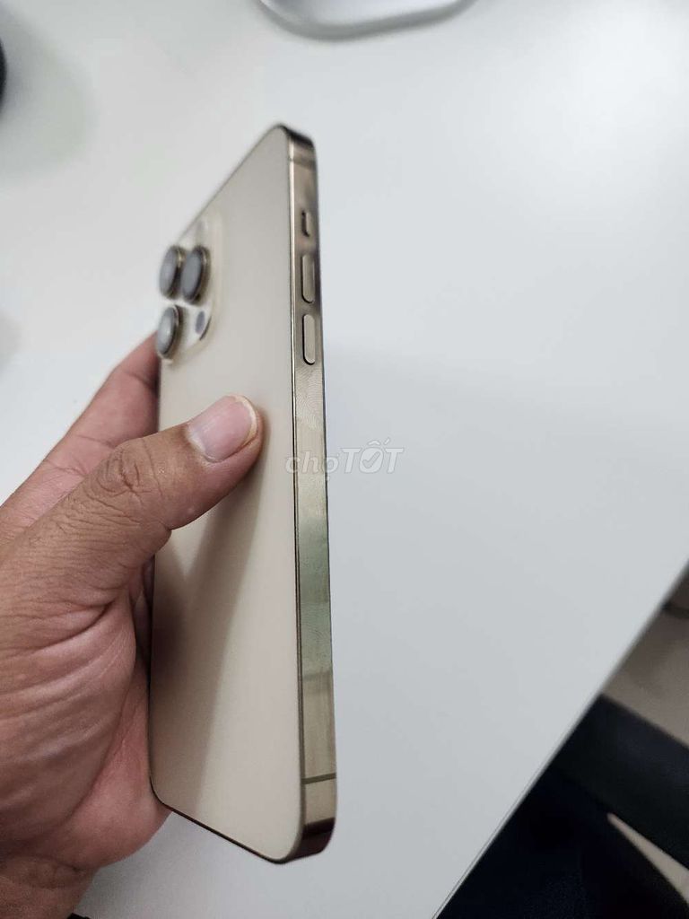 IPhone 14 Pro Max Vàng có giao lưu. Mua bán Điện thoại tại Quận Liên Chiểu Đà Nẵng được đăng bởi Đặng Nam hình 1