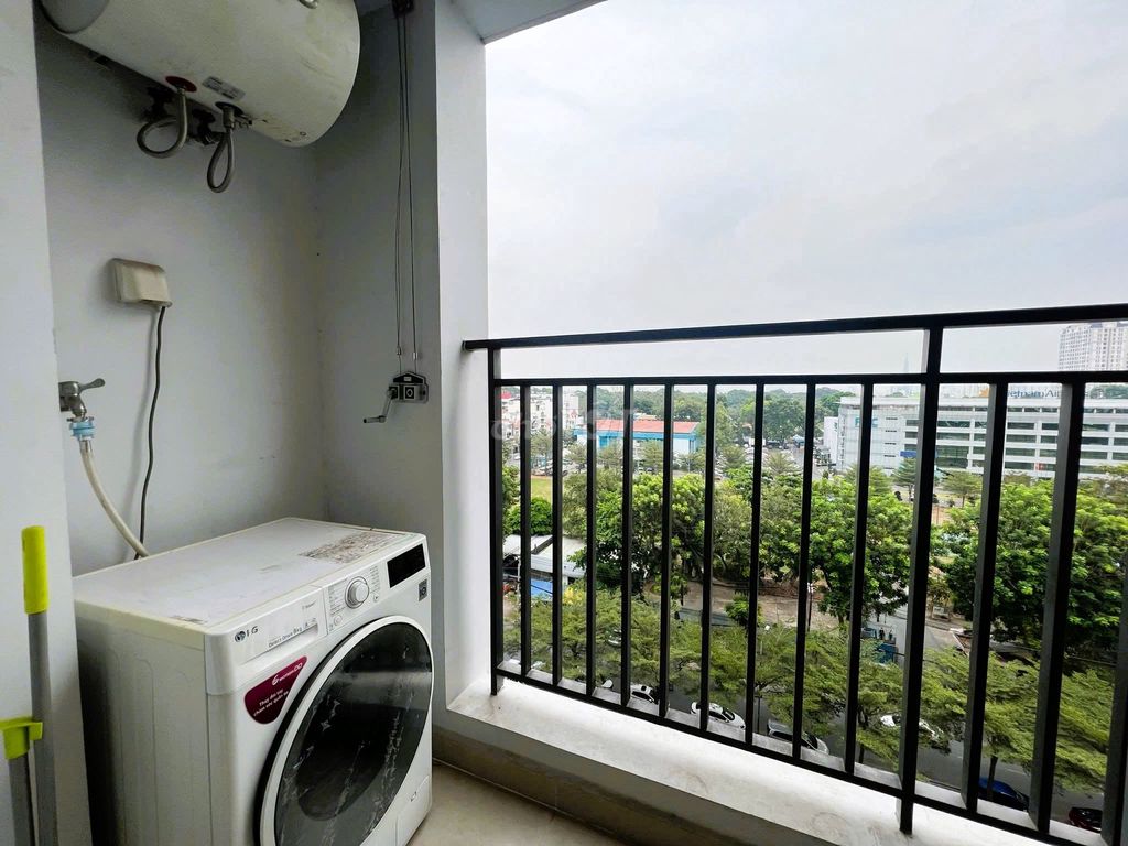 Cho thuê căn 2PN 70m2 Full NT - view Đông mát mẻ tại Botanica Premier