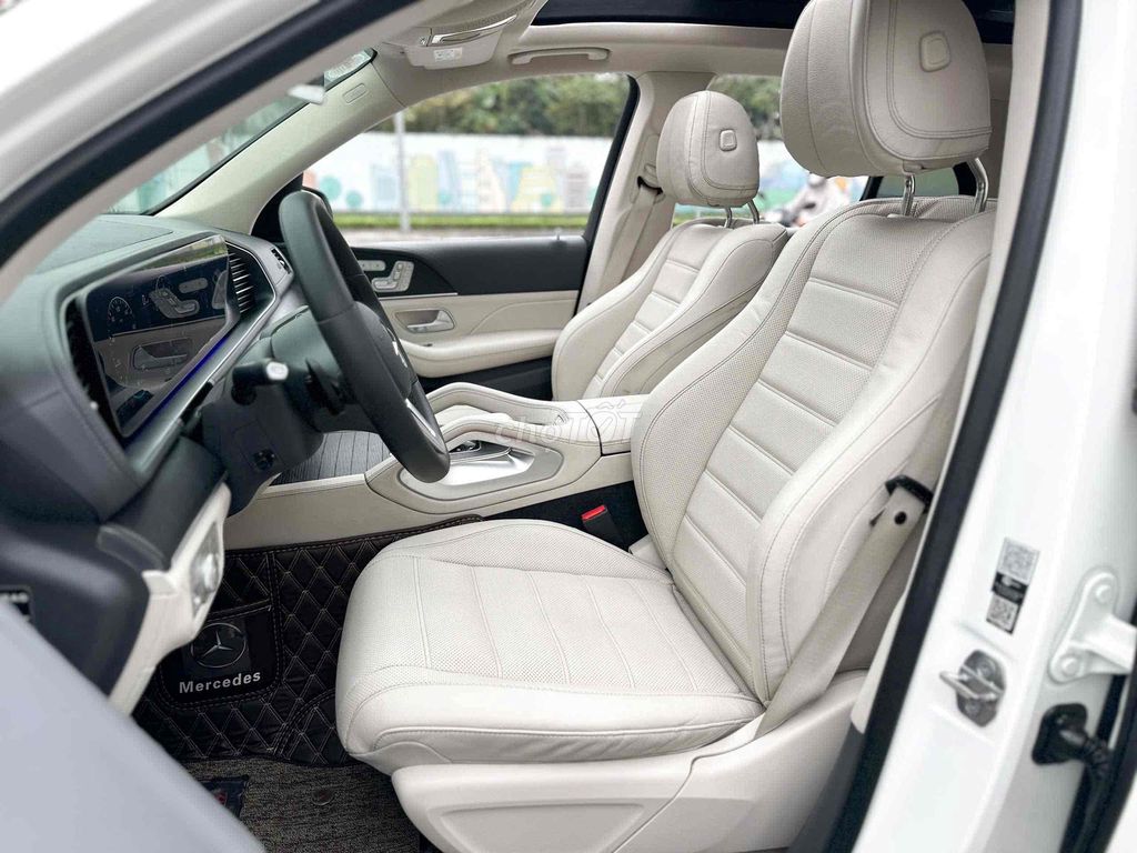 Mercedes Benz GLE Class 2020 GLE 450 4Matic 7 chỗ. Mua bán Ô tô tại Quận Cầu Giấy Hà Nội được đăng bởi Nguyễn Thế Dũng hình 4