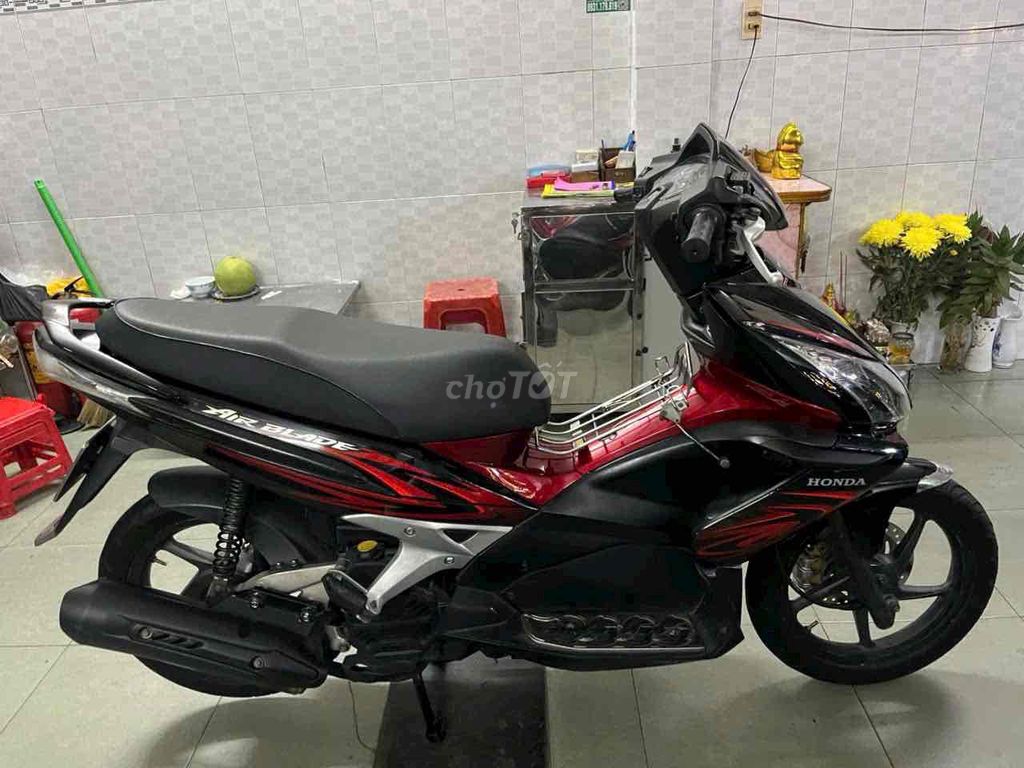 Honda Air Blade Thái 208 Đen đỏ. Mua bán Xe máy tại Quận Tân Phú Tp Hồ Chí Minh được đăng bởi Cửa Hàng xe gắn máy Minh Tuấn  hình 6