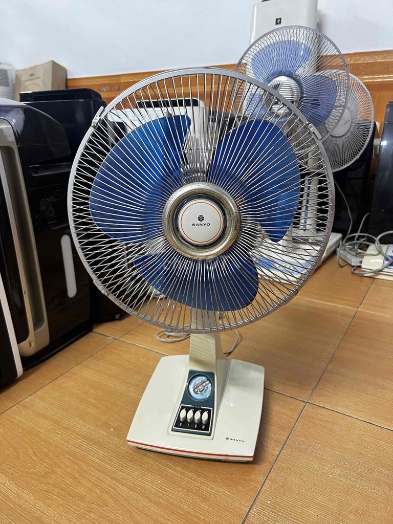 Quạt bàn Sanyo Trắng, Xanh. Mua bán Quạt tại Quận Ngô Quyền Hải Phòng được đăng bởi Em Quyền hình 1