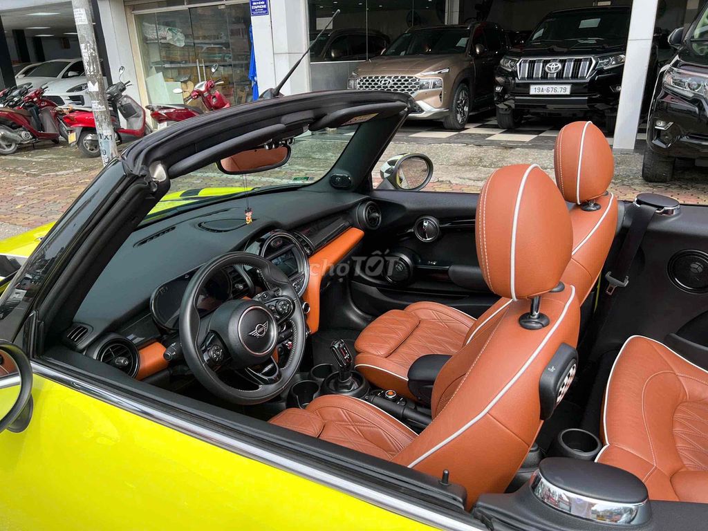 MINI Cooper Mui trần Convertible S 2018 cực chất. Mua bán Ô tô tại Quận Cầu Giấy Hà Nội được đăng bởi Lê Như Hiếu hình 3