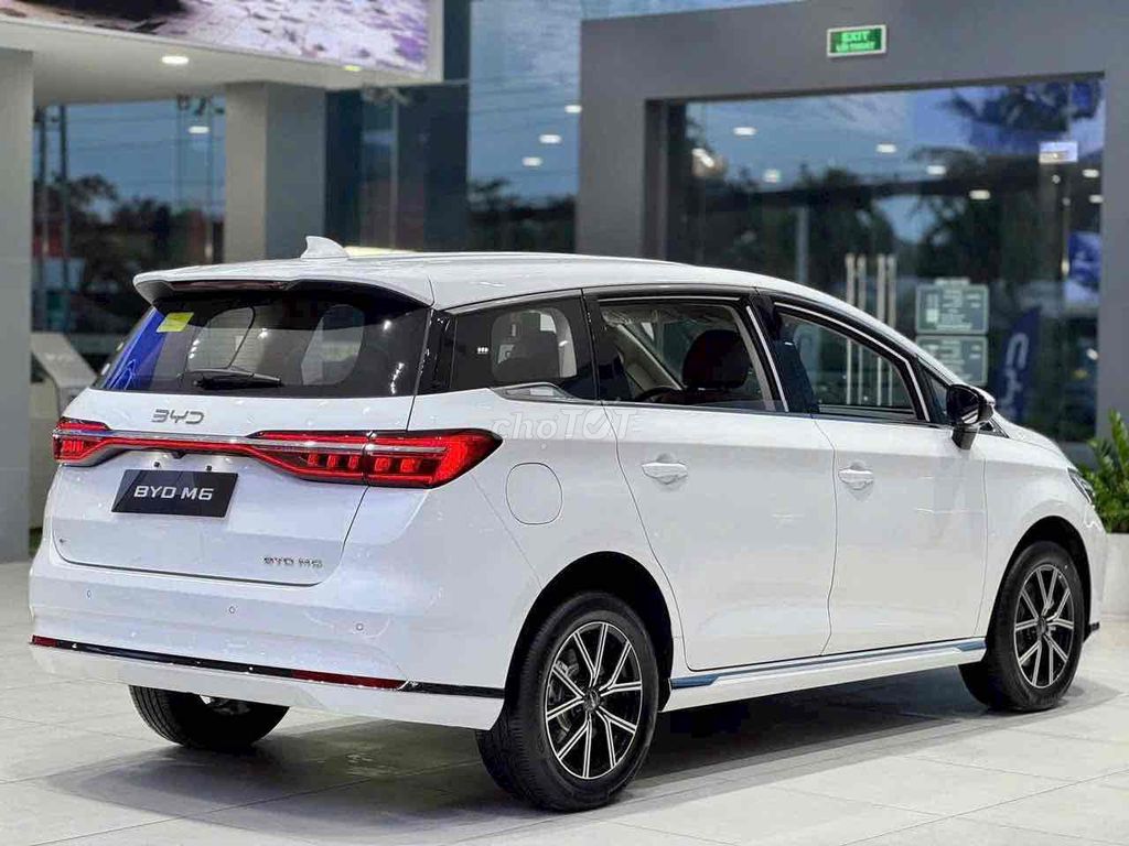 BYD M6 giá 756.000.000 đưa trước 150tr nhận xe. Mua bán Ô tô tại Quận 10 Tp Hồ Chí Minh được đăng bởi Minh Hoàng BYD  hình 2