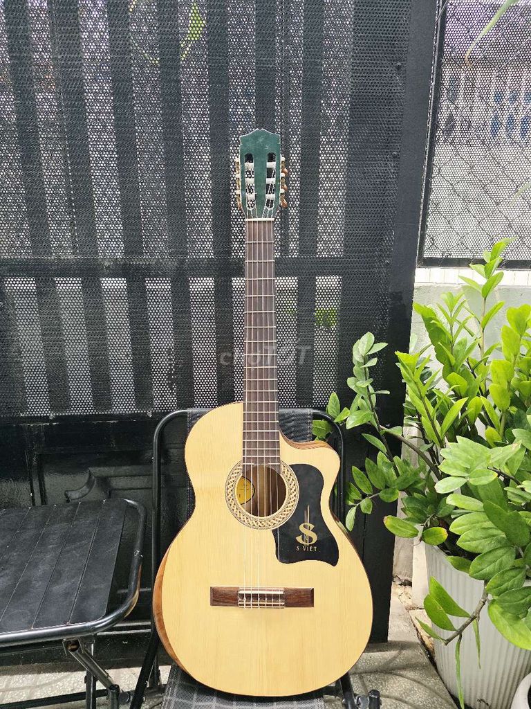 Đàn guitar classic Guitar S Việt. Mua bán Nhạc cụ tại Quận 1 Tp Hồ Chí Minh được đăng bởi Mrc Cường hình 1