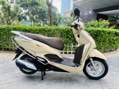 LEAD 125 vàng kem xe đi đúng 8ngàn200km. Mua bán Xe máy tại Quận Thanh Xuân Hà Nội được đăng bởi Thanh