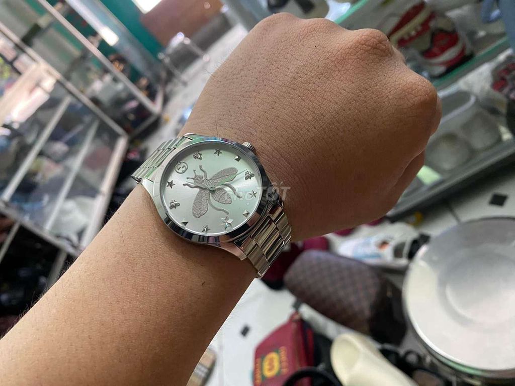 Đồng hồ Gucci, size 40cm