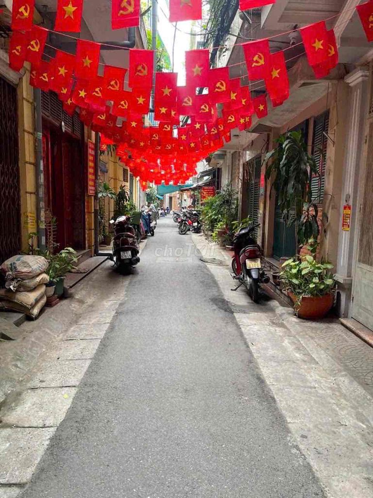 🔥 6 Tỷ -PHỐ HOA LƯ (HAI BÀ TRƯNG) - Ô TÔ CÁCH 2 NHÀ 🔥  ​Diện tích: 40m