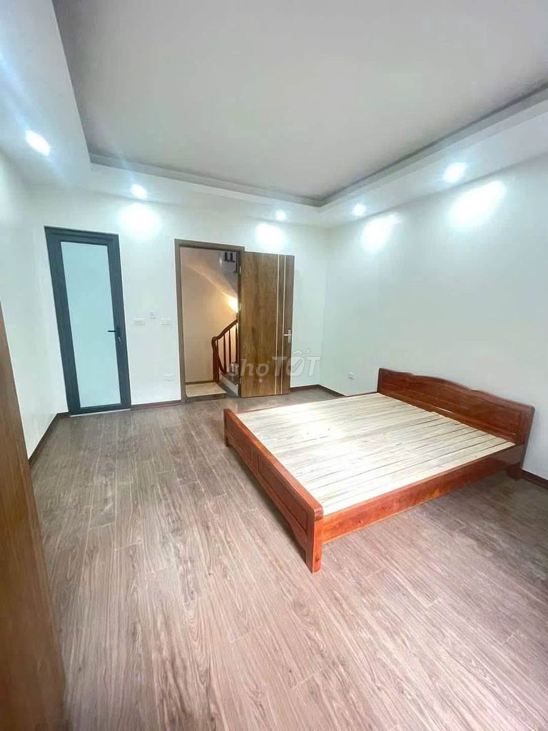 Cho thuê nhà nguyên căn Bùi Xương Trạch, Thanh Xuân, Hà Nội