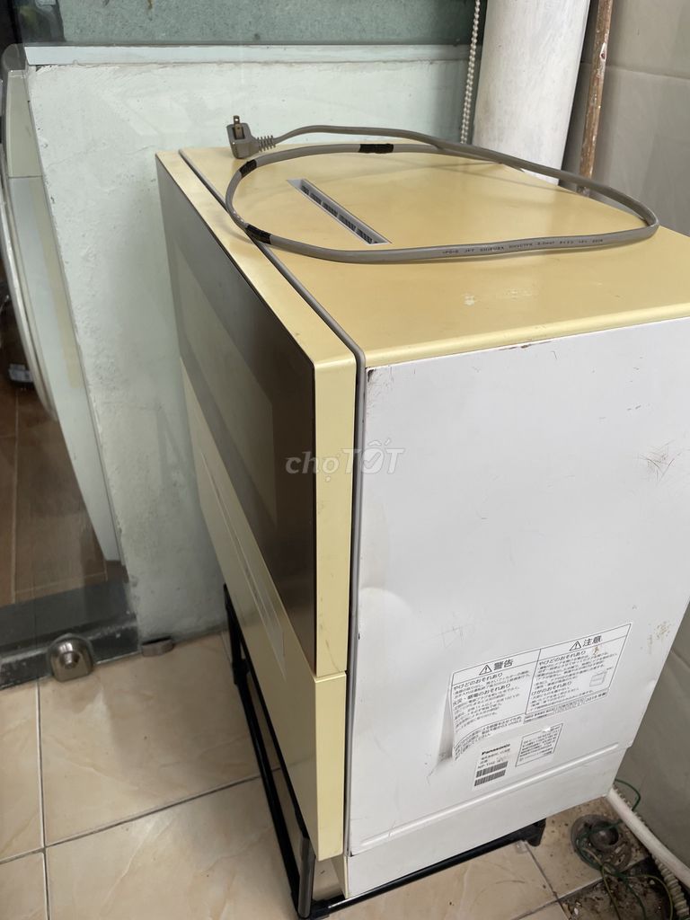 Máy rửa bát Panasonic NP-TH1 Vàng kem. Mua bán Bếp, lò, đồ điện nhà bếp tại Quận Long Biên Hà Nội được đăng bởi Lê Quang Vinh hình 1