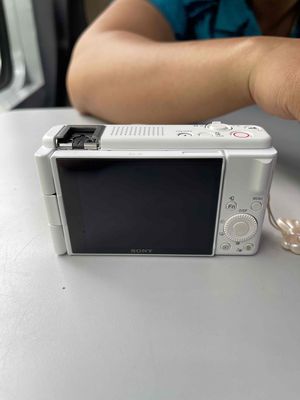 Sony ZV1F mới 99% pass nhanh gọn. Mua bán Máy ảnh, Máy quay tại Quận 7 Tp Hồ Chí Minh được đăng bởi Phạm Hoa