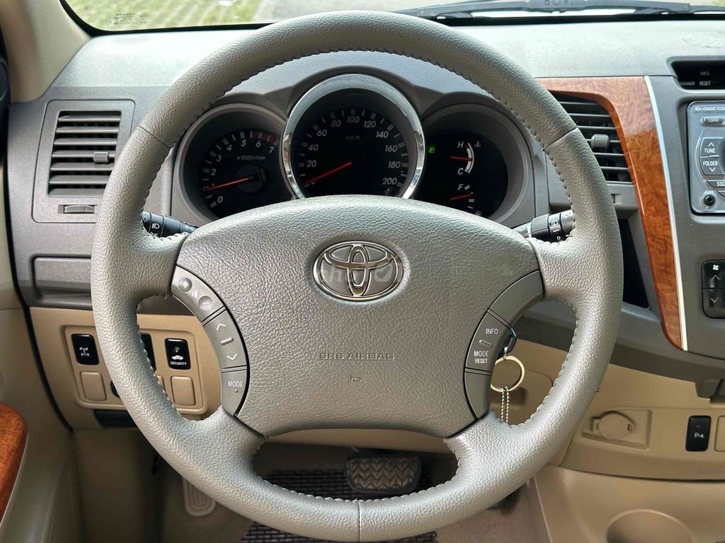 Toyota Fortuner 2010 2.7V 4x4 AT - 150000 km 1 Chủ. Mua bán Ô tô tại Quận Cầu Giấy Hà Nội được đăng bởi Vũ Kiên hình 13