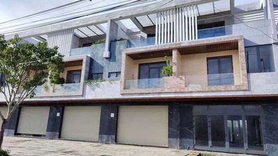 Townhouse 144 m² · 5 bed · Đường Dương Lâm