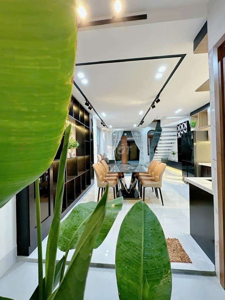 Furnished 3-bedroom house near Nguyễn Tất Thành beach — photo 1