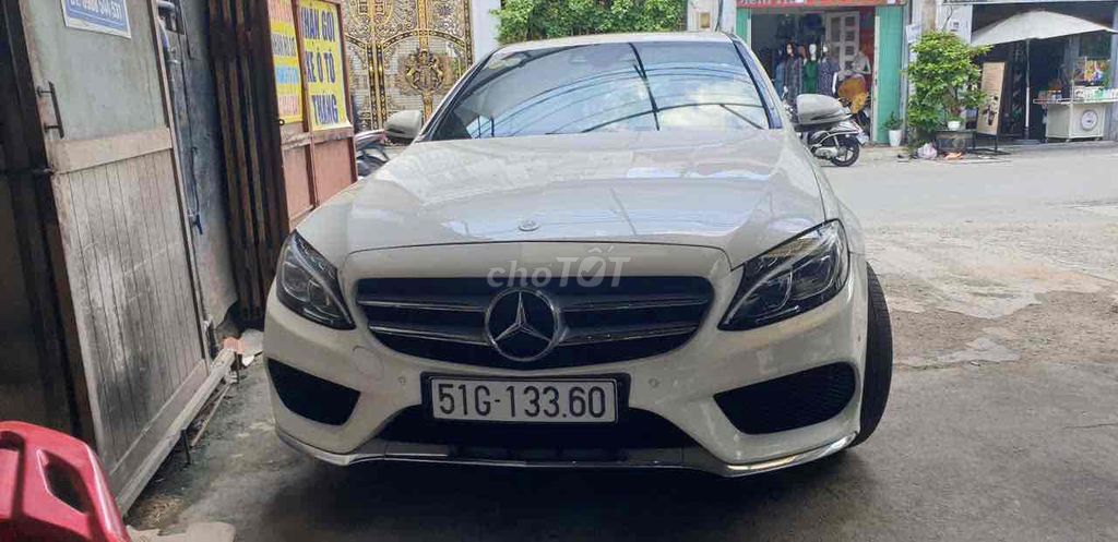 Mercedes-Benz C300 2017 Trắng 77910 km. Mua bán Ô tô tại Quận Gò Vấp Tp Hồ Chí Minh được đăng bởi bủberry  hình 1